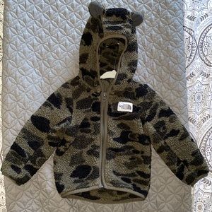 The North Face infant 12-18M Campsire Bear Hoodie